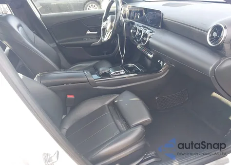 2019 Mercedes-Benz A 220 4Matic из США, поврежденный, VIN WDD3G4FB7KW006232